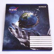 Шкільний зошит 18 арк., клітинка, гібридний лак + УФ лак, NS (4063276212498)